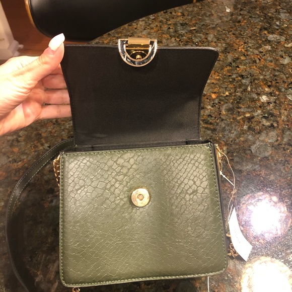 Small bag!! - Picture 3 of 4